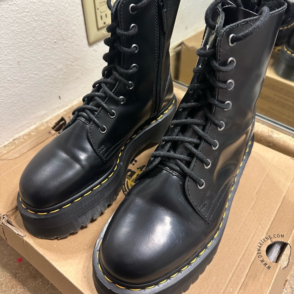 Dr. Martens Jadon Boot Smooth Leather Platforms - Picture 2 of 8